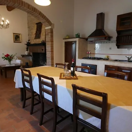 Casale Sul Trasimeno Kır Evi *